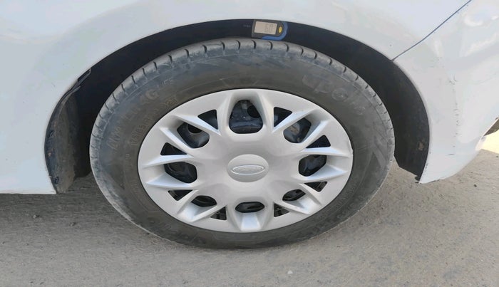 2017 Ford New Figo TREND 1.2 PETROL, Petrol, Manual, 40,478 km, tyre