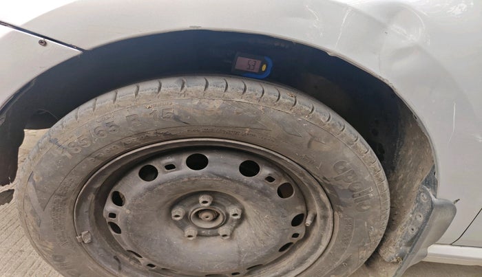 2014 Volkswagen Polo COMFORTLINE 1.5L, Diesel, Manual, 1,09,670 km, tyre