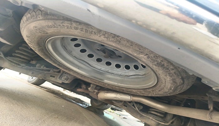 2022 Mahindra XUV700 AX 7 LUXURY D AT 7 STR, Diesel, Automatic, 76,167 km, tyre