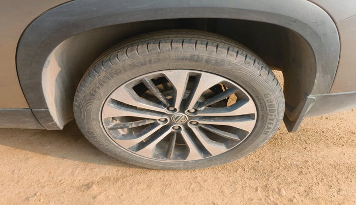 2023 MG HECTOR PLUS SHARP 2.0 DIESEL TURBO MT 6-STR, Diesel, Manual, 1,04,683 km, tyre