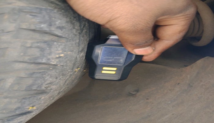 2017 Mahindra XUV500 W10 AT, Diesel, Automatic, 1,62,597 km, tyre