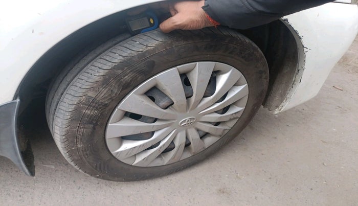 2013 Toyota Etios G, Petrol, Manual, 1,54,246 km, tyre