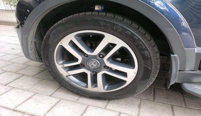 2017 Tata Hexa XT 4X2 7 STR, Diesel, Manual, 64,260 km, tyre