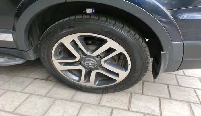 2017 Tata Hexa XT 4X2 7 STR, Diesel, Manual, 64,260 km, tyre