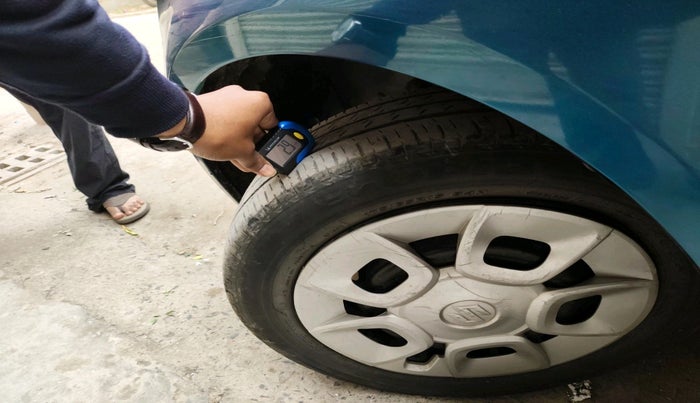 2017 Maruti IGNIS DELTA 1.2, Petrol, Manual, 49,725 km, tyre