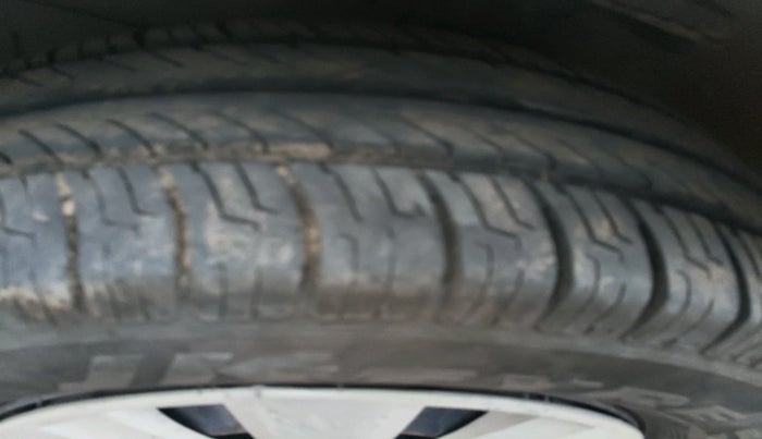 2011 Maruti Swift Dzire VDI, Diesel, Manual, 2,12,103 km, tyre