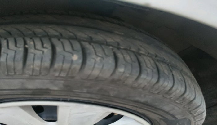 2011 Maruti Swift Dzire VDI, Diesel, Manual, 2,12,103 km, tyre