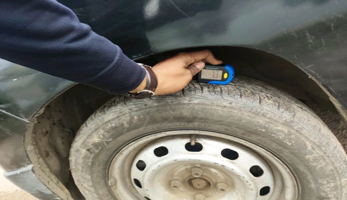 2016 Mahindra Kuv100 K2 D 6 STR, Diesel, Manual, 65,477 km, tyre