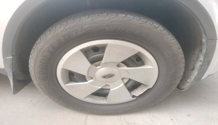 2015 Mahindra XUV500 W6, Diesel, Manual, 1,09,962 km, tyre