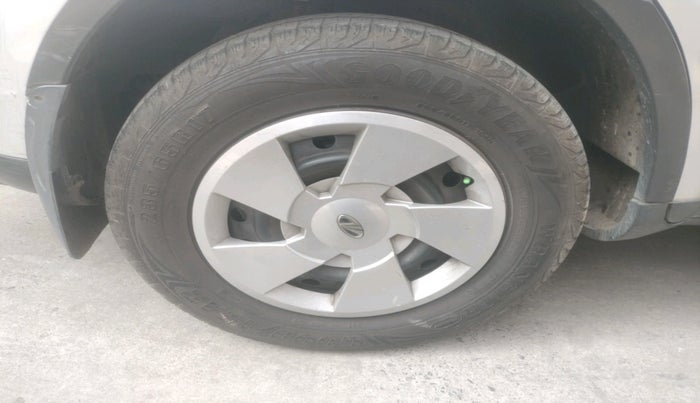 2015 Mahindra XUV500 W6, Diesel, Manual, 1,09,962 km, tyre