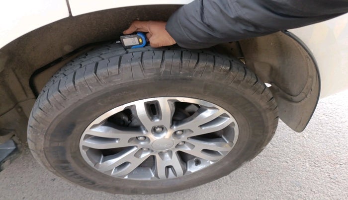 2016 Ford Endeavour TITANIUM 2.2 4X2 AT, Diesel, Automatic, 96,528 km, tyre