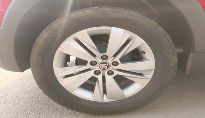 2021 Skoda KUSHAQ AMBITION 1.0L TSI MT, Petrol, Manual, 71,955 km, tyre