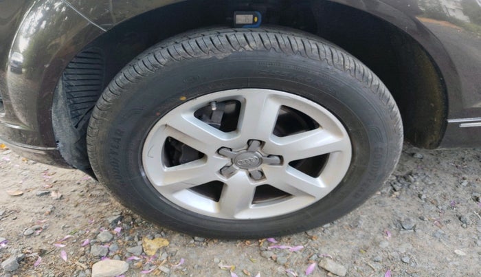 2014 Audi Q7 3.0 TDI QUATTRO, Diesel, Automatic, 86,517 km, tyre