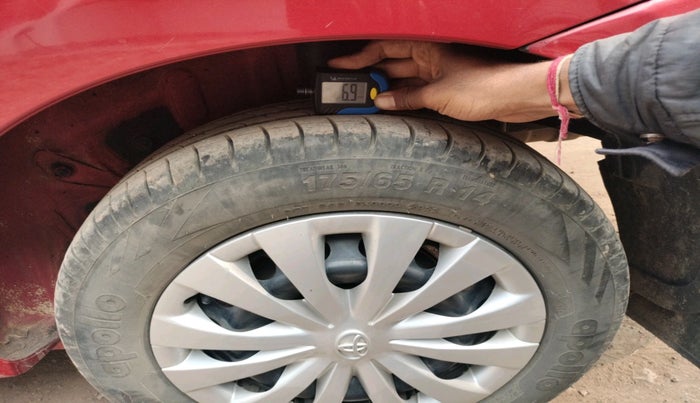 2011 Toyota Etios G, Petrol, Manual, 94,066 km, tyre