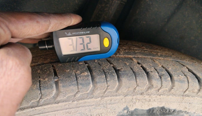 2018 Maruti Ciaz ALPHA 1.5 SHVS PETROL, Petrol, Manual, 1,11,645 km, tyre