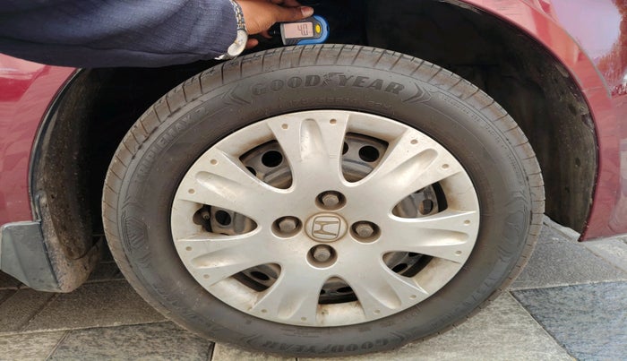 2014 Honda Amaze 1.2L I-VTEC S AT, Petrol, Automatic, 80,499 km, tyre