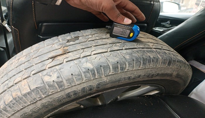 2017 Toyota Innova Crysta 2.4 VX 7 STR, Diesel, Manual, 1,25,271 km, tyre