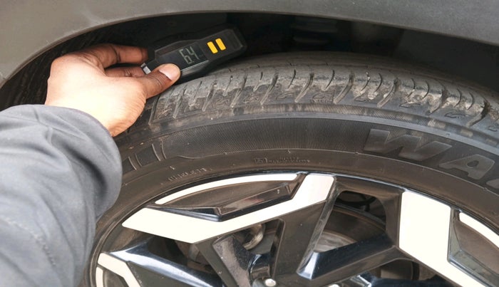 2023 KIA SELTOS  HTX 1.5 DIESEL AT, Diesel, Automatic, 1,11,070 km, tyre