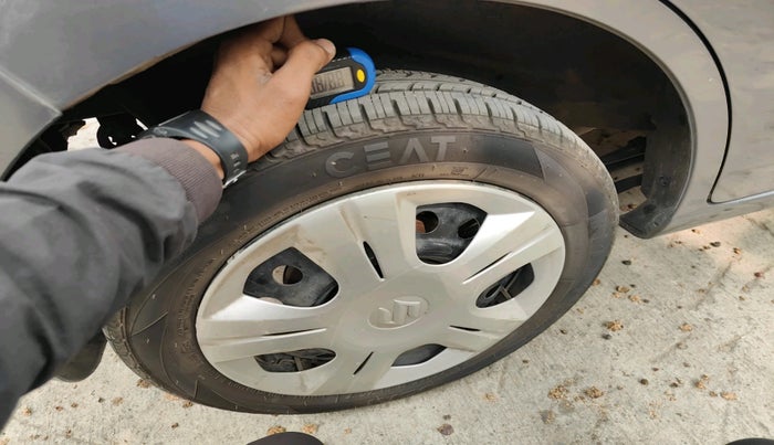 2015 Maruti Wagon R 1.0 VXI, Petrol, Manual, 59,181 km, tyre