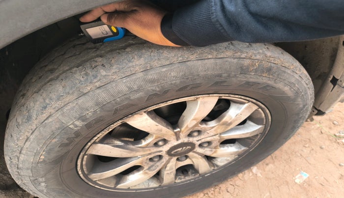 2015 Mahindra XUV500 W8, Diesel, Manual, 1,85,386 km, tyre