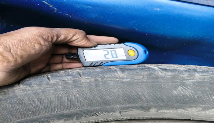 2012 Hyundai Eon ERA +, Petrol, Manual, 53,105 km, tyre