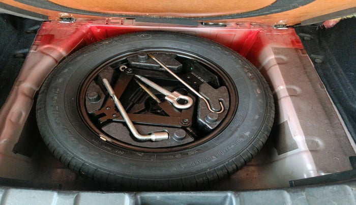 2017 Tata NEXON XZ PLUS DIESEL DUAL TONE, Diesel, Manual, 55,478 km, tyre