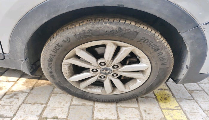 2015 Hyundai Creta SX 1.6 DIESEL, Diesel, Manual, 1,28,764 km, tyre