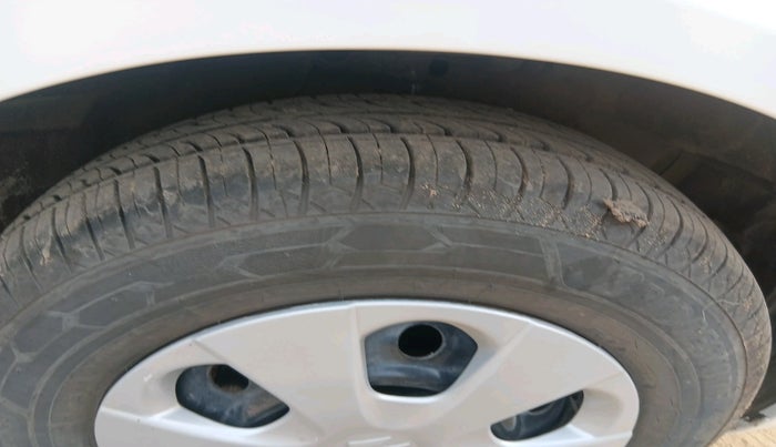 2014 Maruti Ritz VXI, Petrol, Manual, 71,369 km, tyre