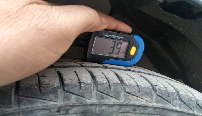 2022 Maruti Alto VXI, Petrol, Manual, 31,274 km, tyre