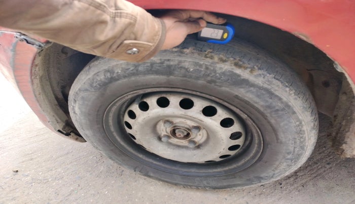 2011 Maruti Swift VXI, Petrol, Manual, 1,47,990 km, tyre