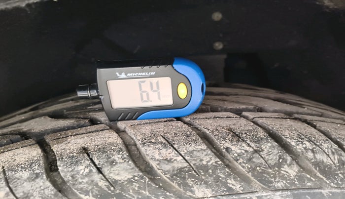 2023 Mahindra XUV700 AX 5 P AT 5 STR, Petrol, Automatic, 46,752 km, tyre