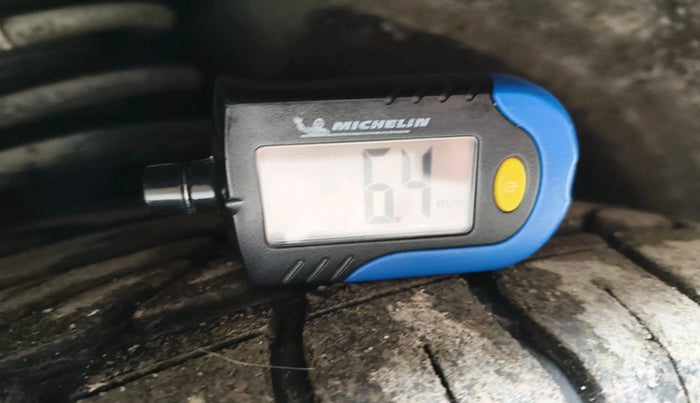 2023 Mahindra XUV700 AX 5 P AT 5 STR, Petrol, Automatic, 46,752 km, tyre