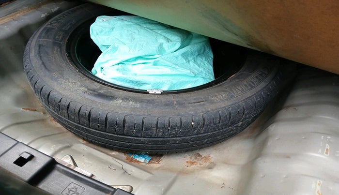 2012 Honda City 1.5L I-VTEC V MT, Petrol, Manual, 1,00,507 km, tyre