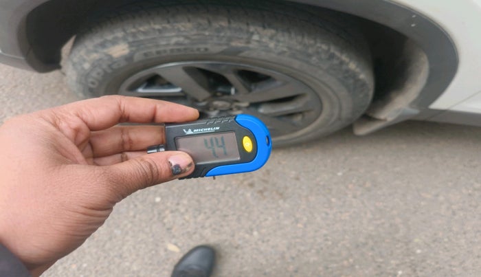 2022 Tata Safari XZA PLUS, Diesel, Automatic, 37,192 km, tyre