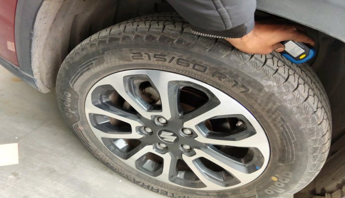 2022 Maruti Grand Vitara ALPHA SMART HYBRID AT, Petrol, Automatic, 27,566 km, tyre