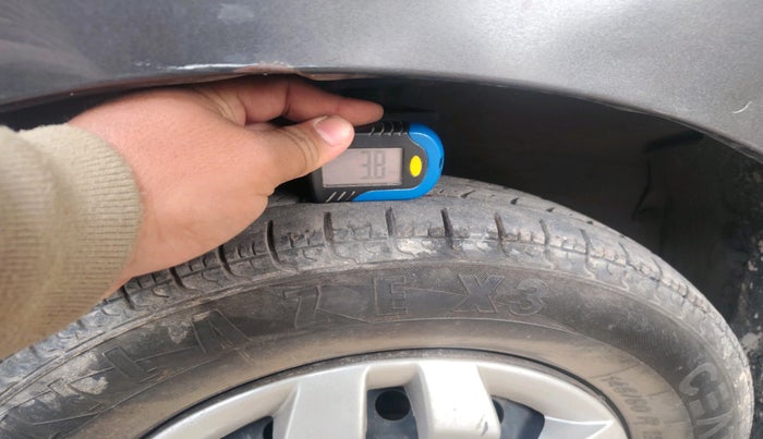 2017 Maruti Alto 800 LXI CNG, Petrol, Manual, 85,400 km, tyre