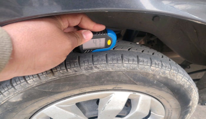 2017 Maruti Alto 800 LXI CNG, Petrol, Manual, 85,400 km, tyre