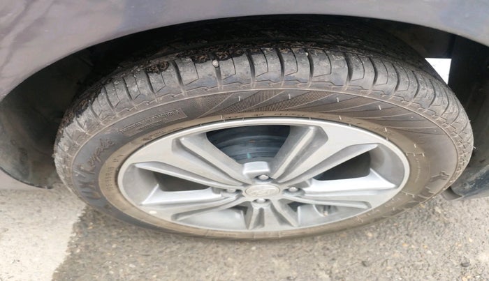 2019 Hyundai Verna 1.6 VTVT SX, Petrol, Manual, 57,739 km, tyre