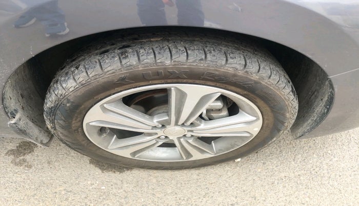 2019 Hyundai Verna 1.6 VTVT SX, Petrol, Manual, 57,739 km, tyre