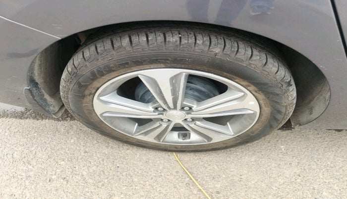 2019 Hyundai Verna 1.6 VTVT SX, Petrol, Manual, 57,739 km, tyre