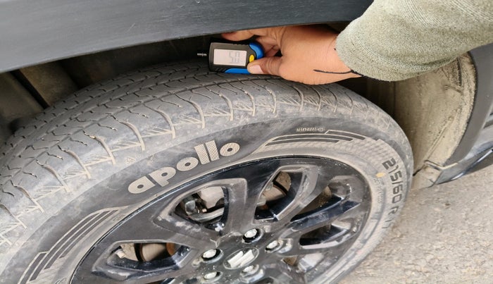 2022 Maruti Grand Vitara ALPHA SMART HYBRID AT, Petrol, Automatic, 68,071 km, tyre