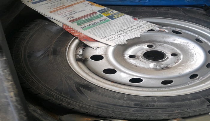 2014 Maruti Swift LXI, Petrol, Manual, 1,86,575 km, tyre