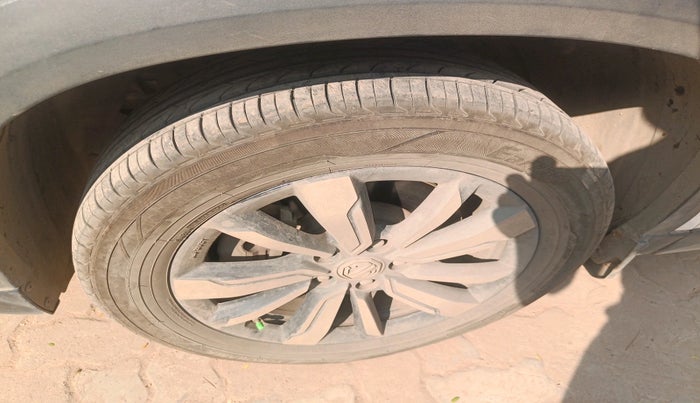 2019 MG HECTOR SHARP 1.5 DCT PETROL, Petrol, Automatic, 64,643 km, tyre