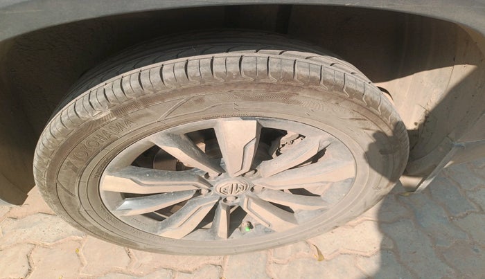 2019 MG HECTOR SHARP 1.5 DCT PETROL, Petrol, Automatic, 64,643 km, tyre