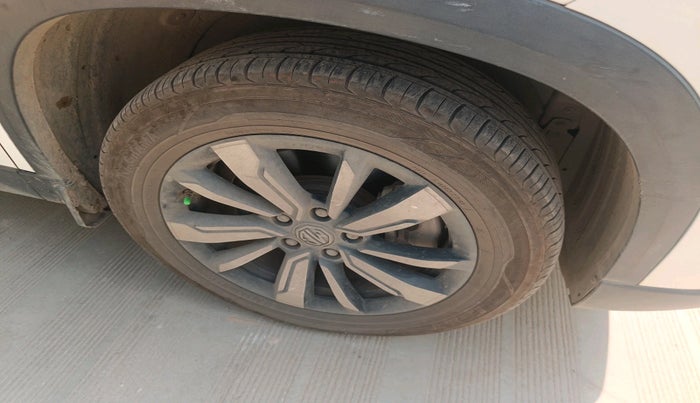 2019 MG HECTOR SHARP 1.5 DCT PETROL, Petrol, Automatic, 64,643 km, tyre