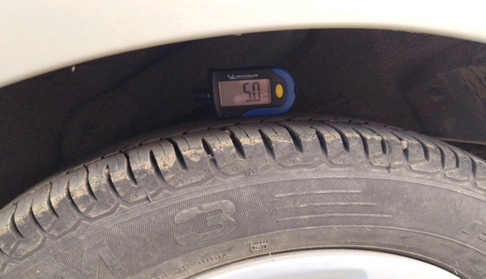 2012 Hyundai i10 MAGNA 1.2, Petrol, Manual, 34,598 km, tyre