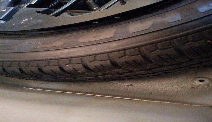 2012 Hyundai i10 MAGNA 1.2, Petrol, Manual, 34,598 km, tyre