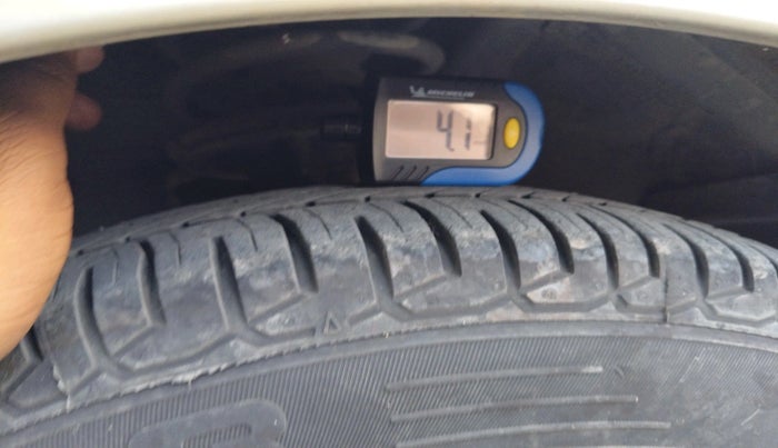 2012 Hyundai i10 MAGNA 1.2, Petrol, Manual, 34,598 km, tyre