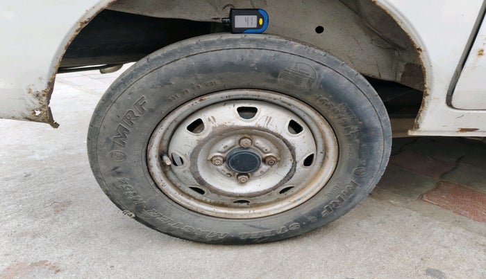 2014 Maruti Eeco 7 STR, Petrol, Manual, 95,465 km, tyre