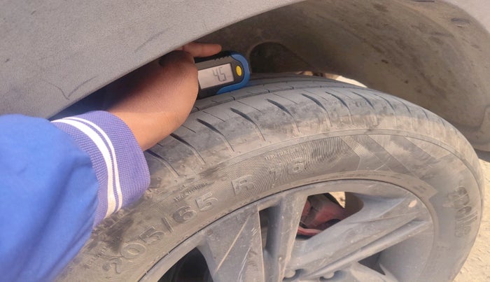 2023 Hyundai Creta S PLUS KNIGHT 1.5 PETROL DUAL TONE, Petrol, Manual, 59,391 km, tyre